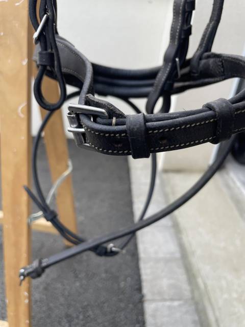 Bridon en cuir noir 