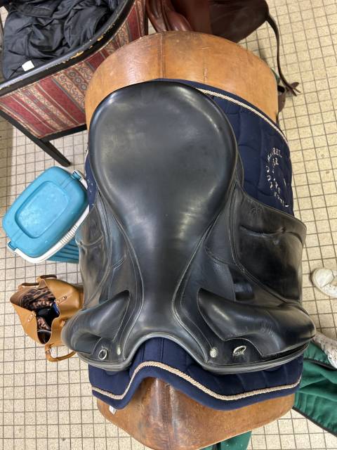 Selle dressage Devoucoux 