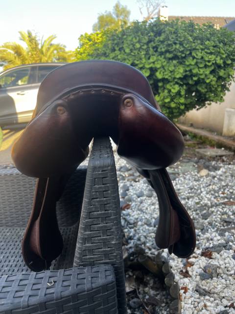 Sell&eacute; forestier doubl&eacute; veau, taille 17 