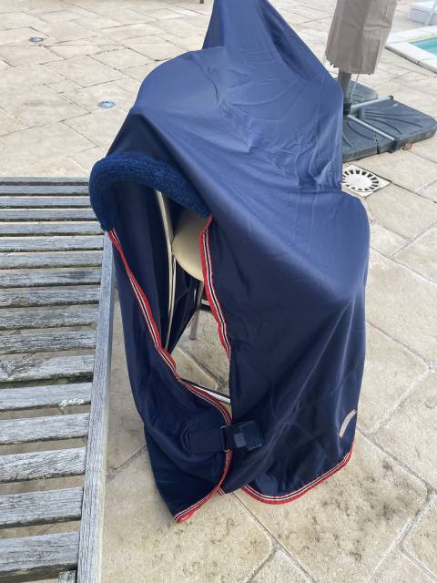 Couverture s&eacute;chante equitheme 