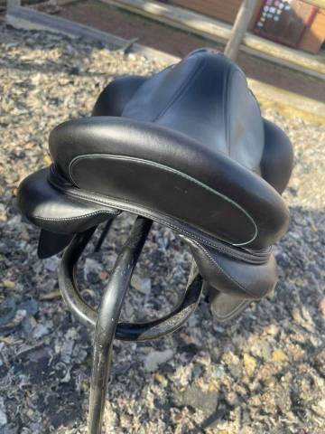 Selle dressage devoucoux Makila S - Etat impeccable
