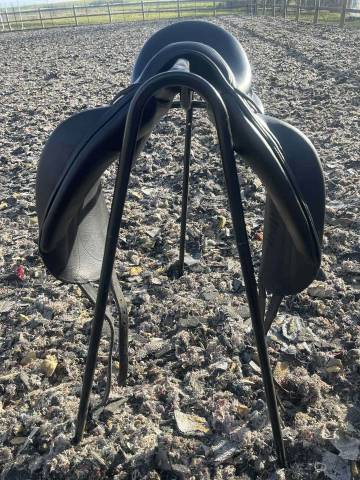 Selle dressage devoucoux Makila S - Etat impeccable