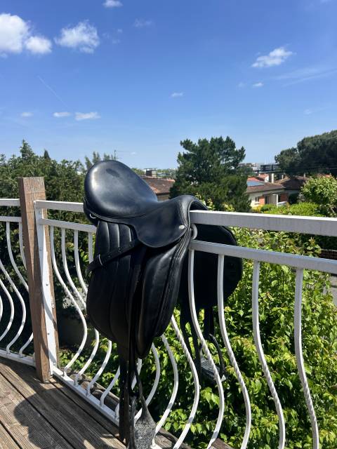 Selle de dressage Devoucoux Milady 17,5