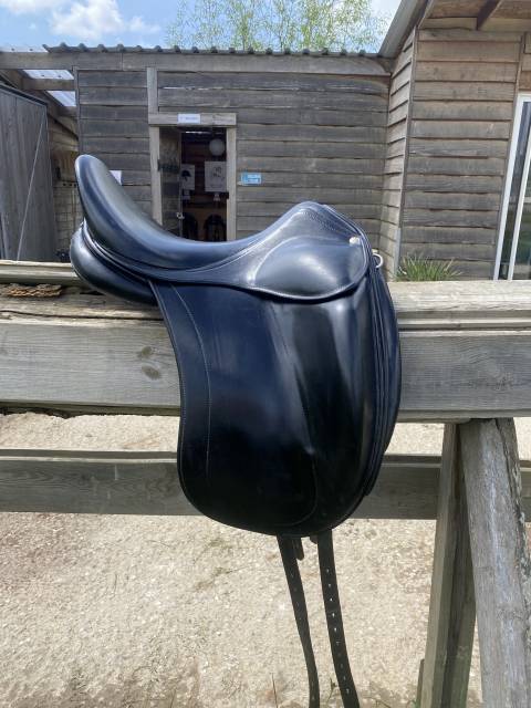 Selle dressage  Childeric  DGP 17.5