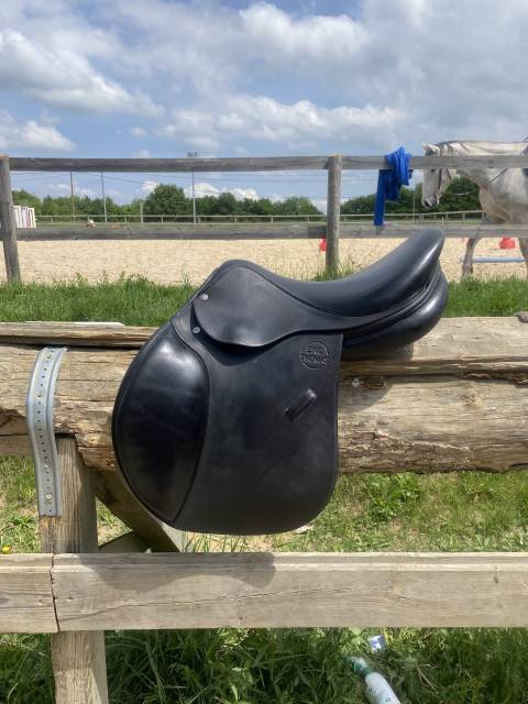 Selle obstacles Eric Thomas 17 pouces