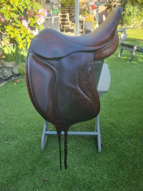 Selle dressage BELLOIR 17'