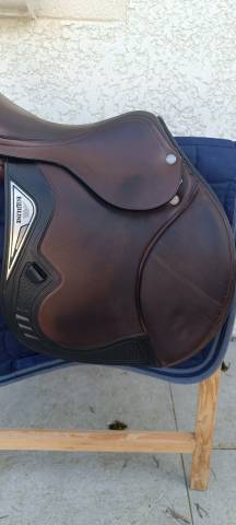 Selle &eacute;quiline taille 17 