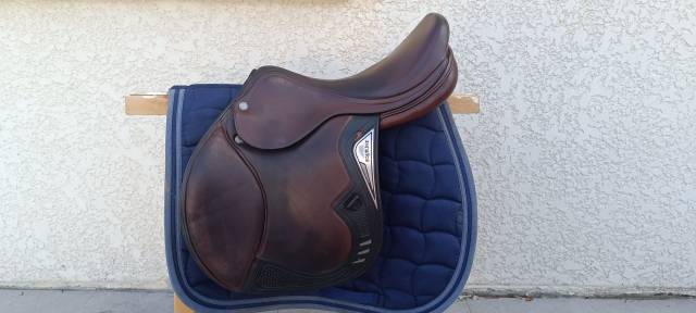 Selle &eacute;quiline taille 17 