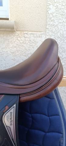 Selle &eacute;quiline taille 17 