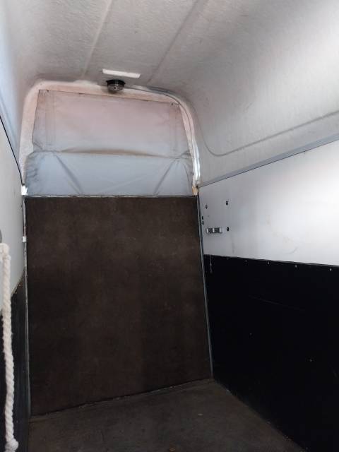 Van Hotra 1,5 chevaux