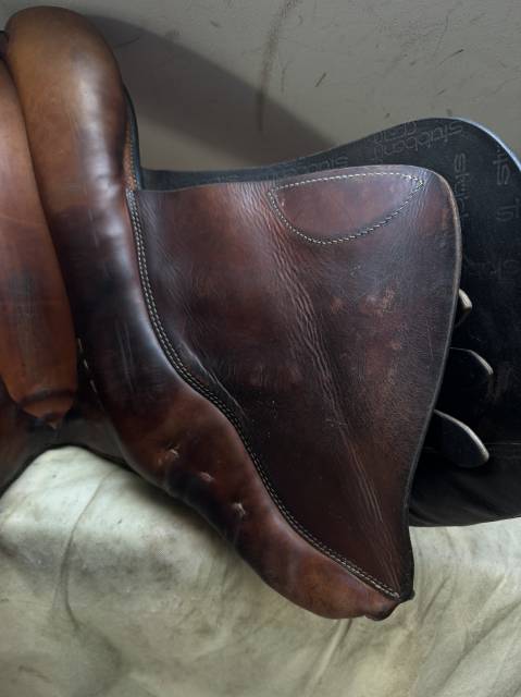 Selle mixte Stubben Siegfried II noire et fauve T.17,5/