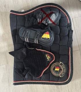 Ensemble tapis bonnet gu&ecirc;tres avant