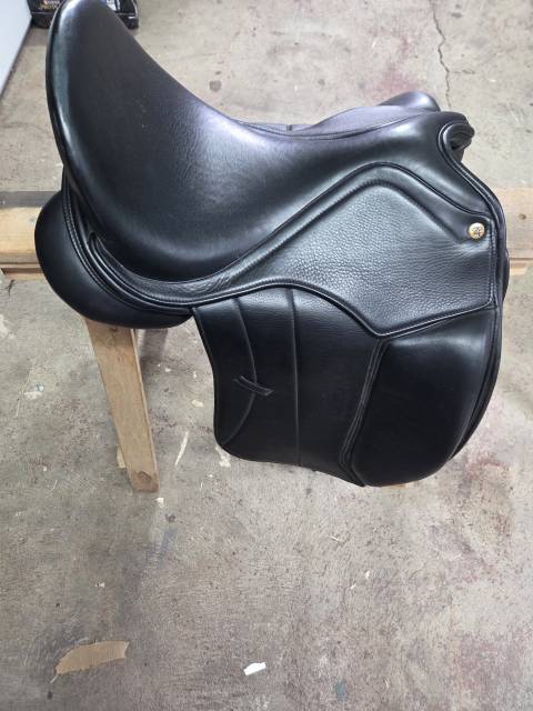 Selle de dressage