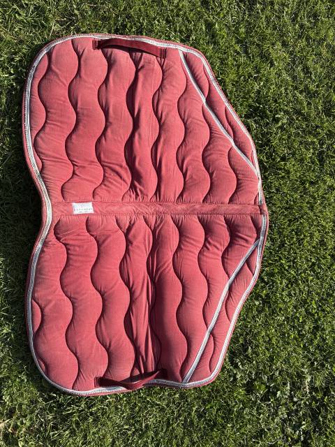 Tapis Equith&egrave;me rouge couper sport 
