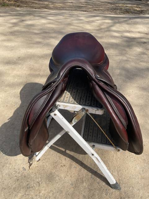 Selle CWD 17 pouces 