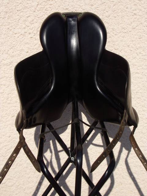 Selle Dressage Devoucoux Mendia 18' petit prix 
