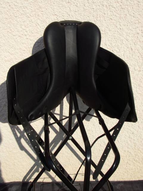 Selle Dressage Antares &eacute;tat neuf 17'5