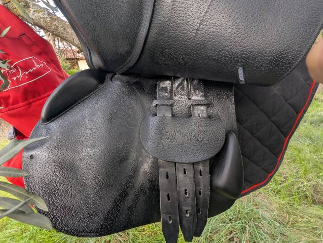 Selle CSO Equipe doubl&eacute; veau noir 17,5