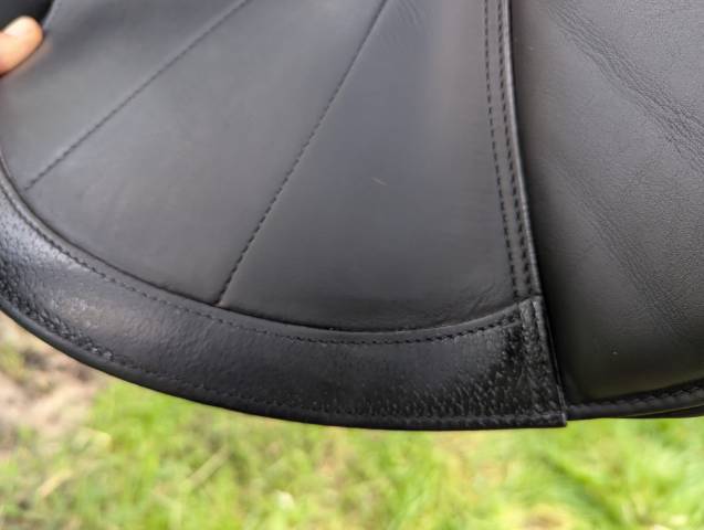 Selle CSO Equipe doubl&eacute; veau noir 17,5