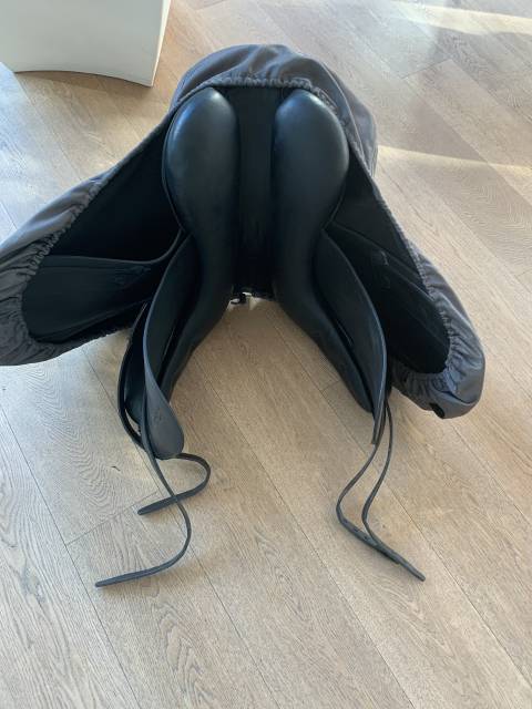 Selle dressage Erreplus Adelinde 
