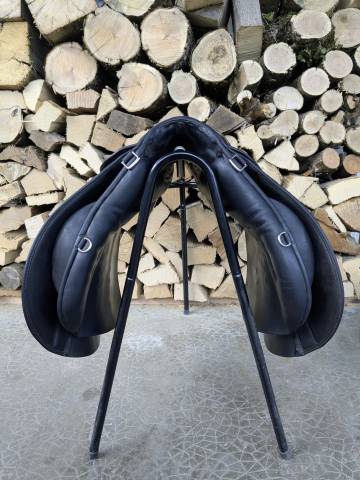 Selle d'&eacute;quitation St&uuml;bben Scout 18/31