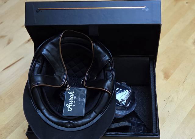 Neuf - casques &eacute;quitation aurak polaris & sac de transp