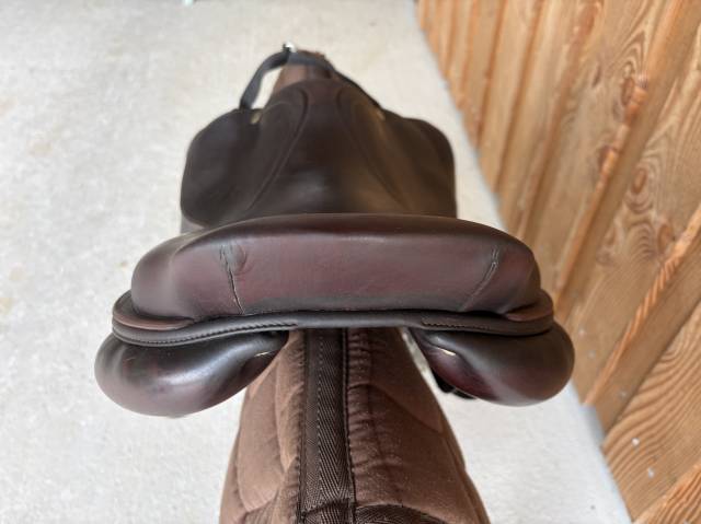 Selle CWD doubl&eacute;e buffle  Modele SE02 175 TR 2L