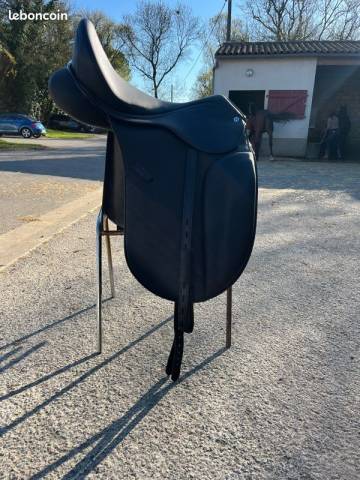 Selle de dressage Norton pro 18&rsquo;