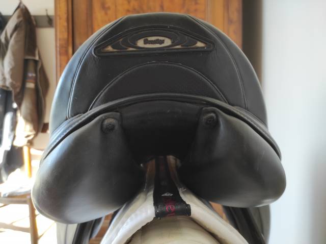 Selle de dressage Prestige &agrave; vendre 