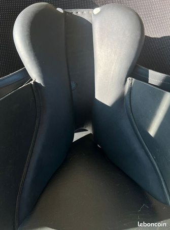 Selle de dressage neuve de marque OKLES