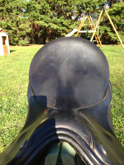 Selle de dressage cuir 17,5 pouces euroriding
