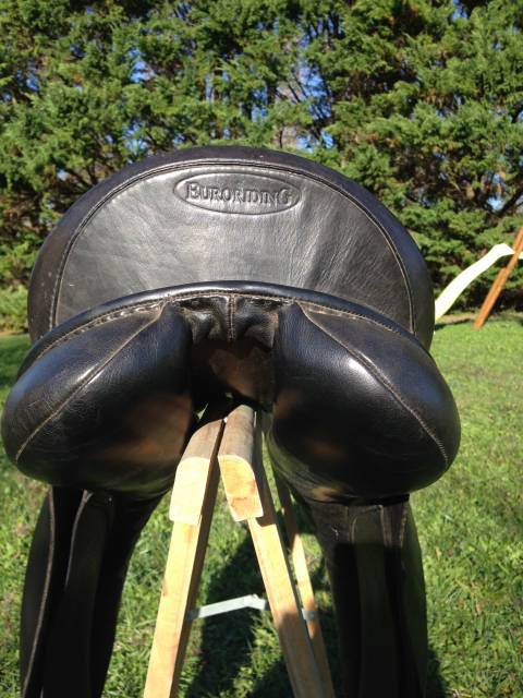 Selle de dressage cuir 17,5 pouces euroriding