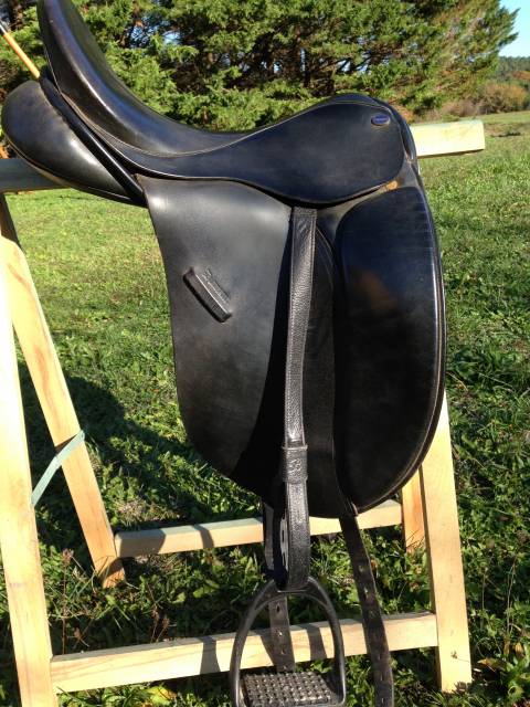 Selle de dressage cuir 17,5 pouces euroriding