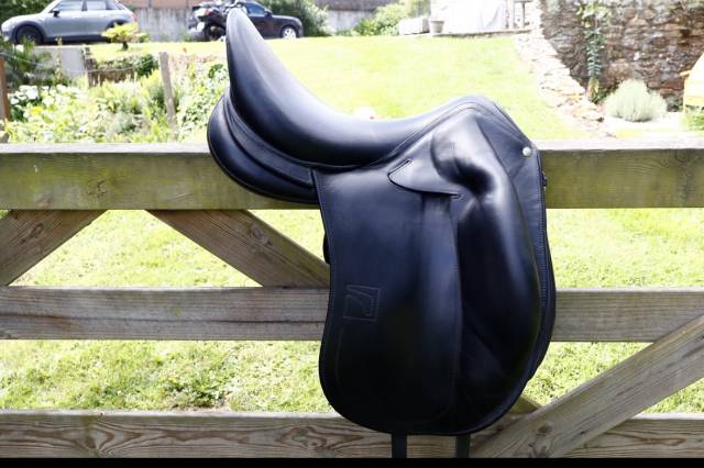 Selle de dressage Child&eacute;ric DPL 17,5&rdquo;