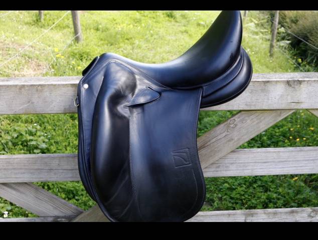 Selle de dressage Child&eacute;ric DPL 17,5&rdquo;