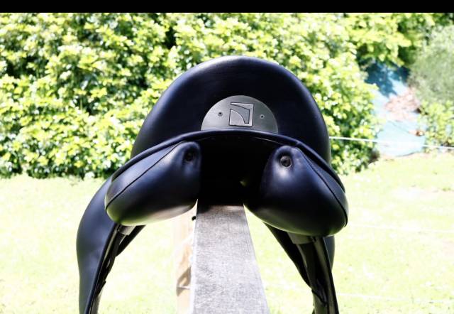 Selle de dressage Child&eacute;ric DPL 17,5&rdquo;