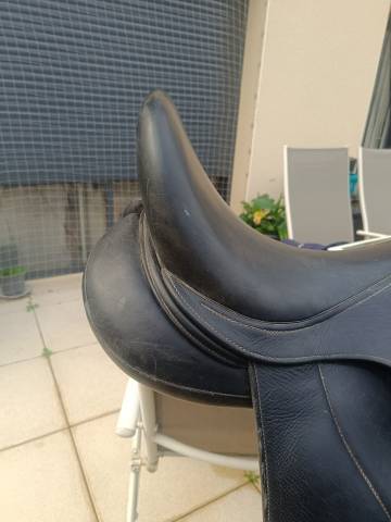 Selle de dressage 