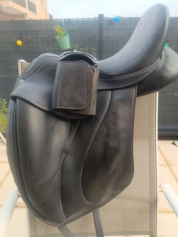 Selle de dressage 