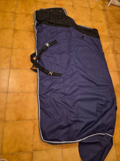 Couverture d exterieur 300gr taille 145 fouganza 
