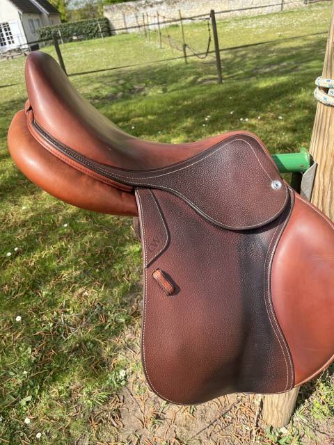 Selle CWD SE02 taille 18