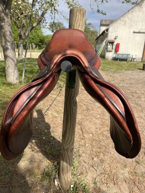 Selle CWD SE02 taille 18