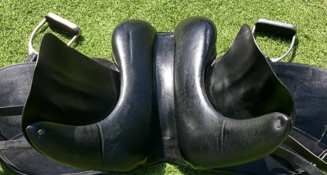 Selle STUBBEN, Dressage, Mod&egrave;le Portos.