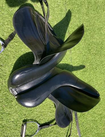 Selle STUBBEN, Dressage, Mod&egrave;le Portos.