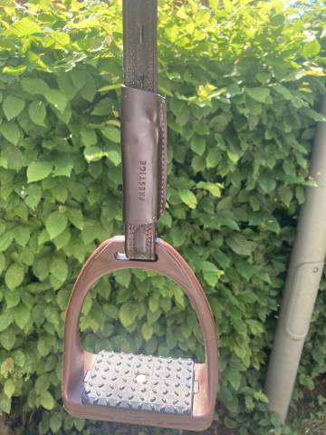 Selle dressage marron prestige, sellerie Fouilloux