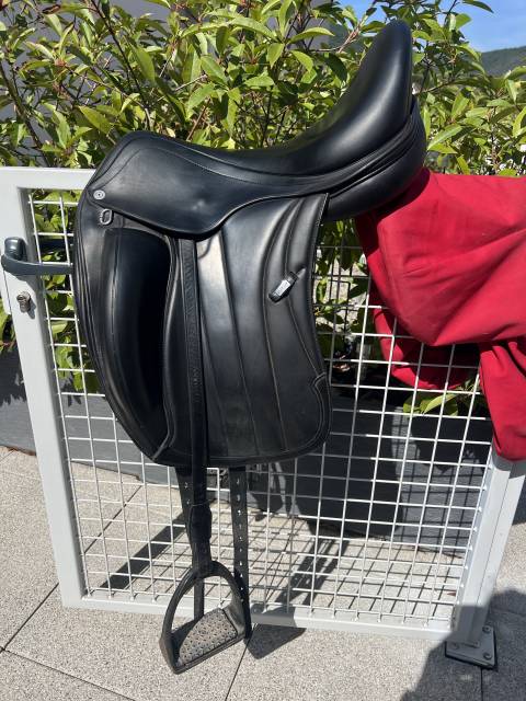 Selle de dressage &Eacute;quipe Viktoria 17,5