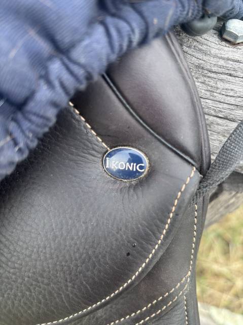 Selle Ikonic Hybride Mixte si&egrave;ge 17pouces