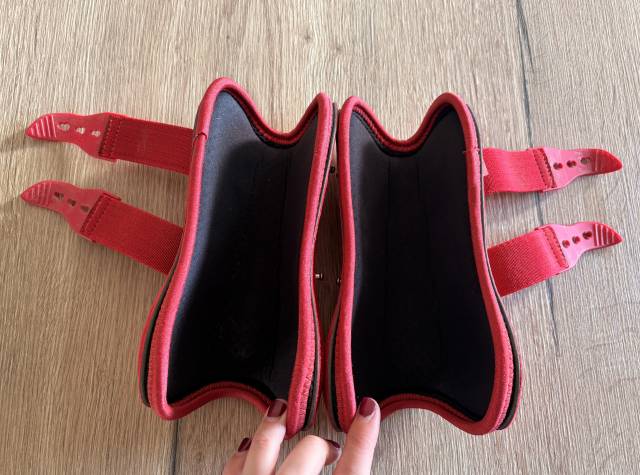 Gu&ecirc;tres kentucky velours rouge S