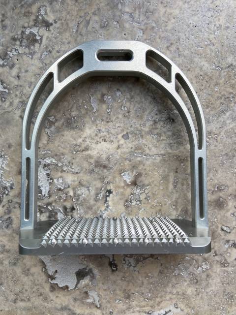 &Eacute;triers MOS &Eacute;quitation aluminium gris