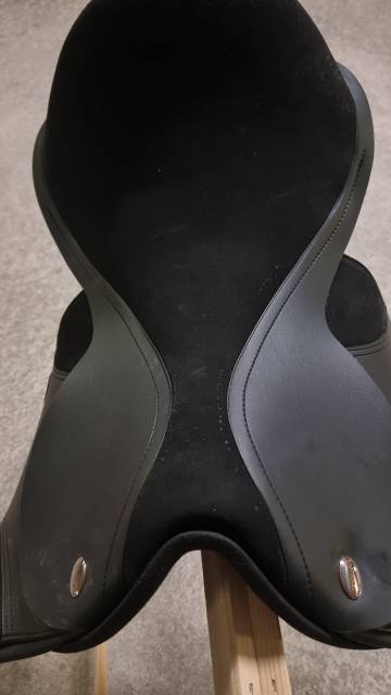 Selle Thorowgood Haut Garrot Compact 17"