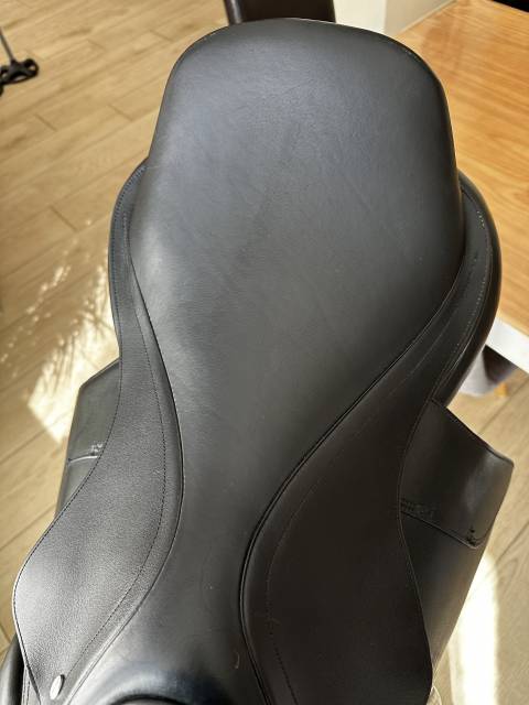 Selle 17,5 carpelan cuir noir 500